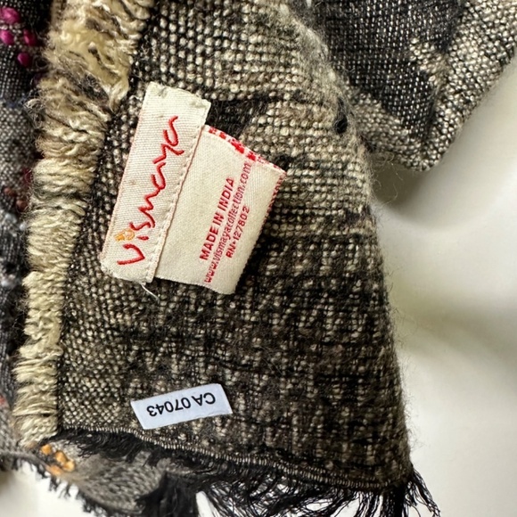 Vismaya Mohair Wool Blend Boho Chic Southwestern Ikat Poncho with Fringe Pattern - Picture 8 of 12